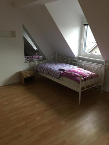 เตียงในห้องที่ Monteurwohnung in Rommerskirchen