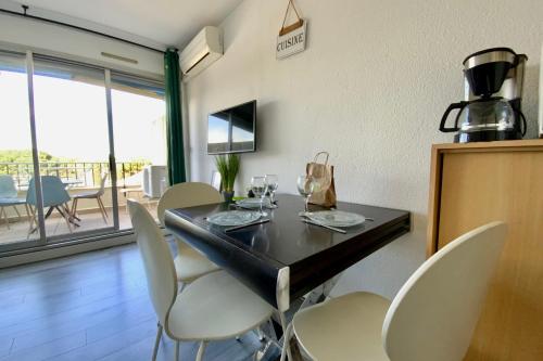 Studio Les Jardins du Port Port Camargue avec piscine à 2 pas de la plage