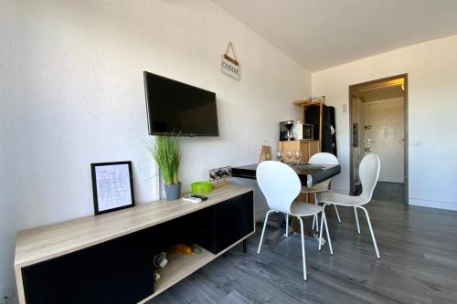 Studio Les Jardins du Port Port Camargue avec piscine à 2 pas de la plage