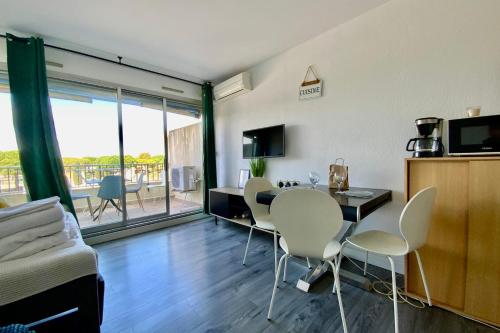 Studio Les Jardins du Port Port Camargue avec piscine à 2 pas de la plage