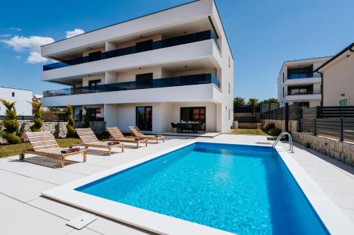 Luxury new apartment with private pool, large garden, beach - by TRAVELER tourist agency Krk ID 2688