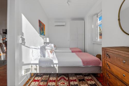 Stylish Lisbon Apartment in Alfama w/ Heating