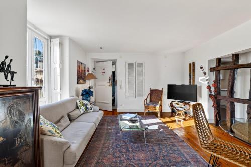 Stylish Lisbon Apartment in Alfama w/ Heating