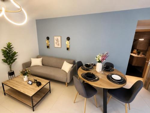 AIOLOS COZY alimos center APARTMENT near the sea