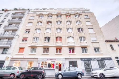 outstanding apartment near buttes chaumont