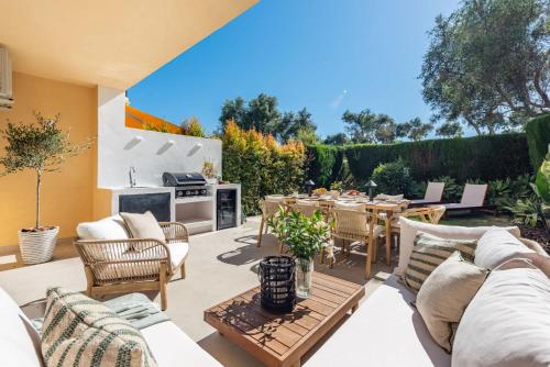 Luxury Golf Townhouse in Aloha with Pool & Garden