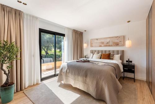 Luxury Golf Townhouse in Aloha with Pool & Garden