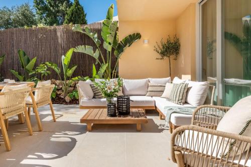 Luxury Golf Townhouse in Aloha with Pool & Garden
