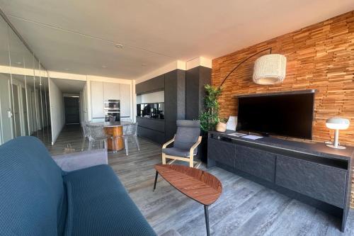 LES PIEDS DANS L'EAU - Appartement moderne à 50 m plage Le Grau-du-Roi