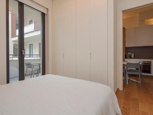 Xenia Milan - 2-room apt in Via Cecchi 18