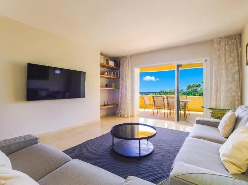 Cubo's Luxury Golf Apartment Marbella & Parking