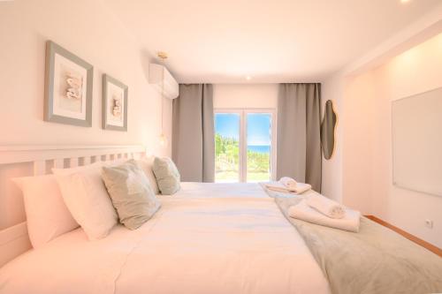 E&M Beach House - Creative Space for Creative People