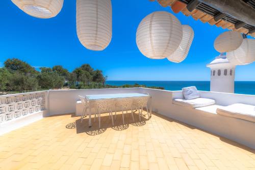 E&M Beach House - Creative Space for Creative People