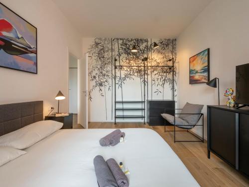 Xenia Milano - 2 rooms apt in Via Codogno 1