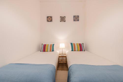 Classy 3-Bedroom Lisbon Apartment by LovelyStay