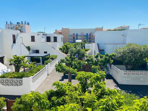 AZUR- Charmant T2 2mn de la plage Wifi Parking Terrasse