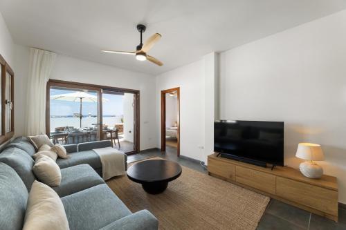 Villa Naiser by Aura Villas