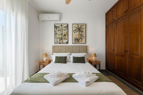 Villa Naiser by Aura Villas