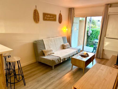 - LA CALANCA DE GABRIEL - jardin privé, mer à 100m, piscine, climatisation, parking, à Saint-Aygulf- Tout à pied
