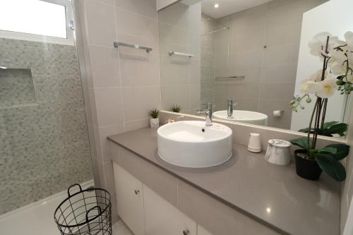 Oasis Apartment with 2 Bedrooms and Swimming pool in Vilamoura