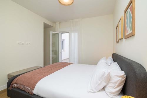 1 Bedroom Apartment with Private Patio for 2 in Central Malaga by Stay Homy