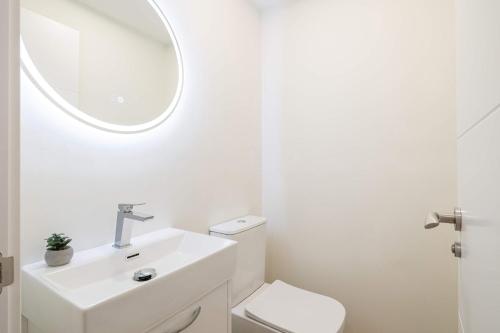 2BR for 4 Central Malaga Quiet Area by Stay Homy