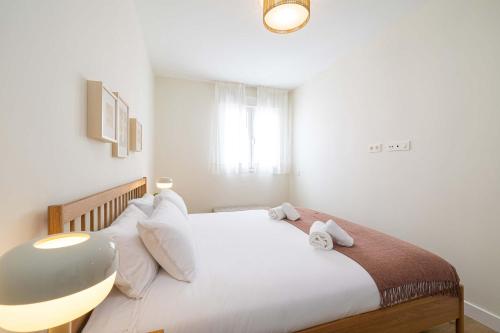 2BR for 4 Central Malaga Quiet Area by Stay Homy