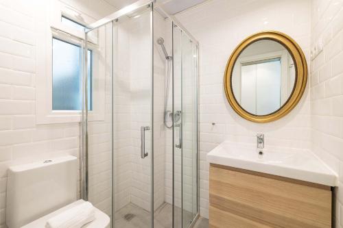 Modern 1BR Ground Floor Apart - Walk to Beach