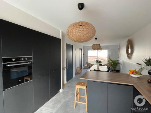 .La Villa Sablaise. Maison avec place de parking au coeur du quartier Arago