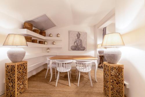 Campo dei Fiori Historic Apartment