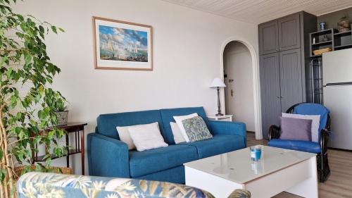 Le Lac, appartement face à la mer avec balcon