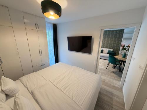 Noir Hotel — Bedroom