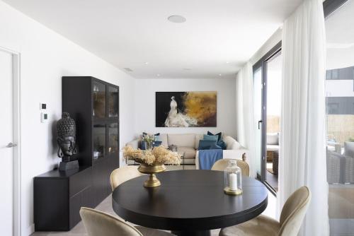 Luxury Apartment with Garden in Higueron