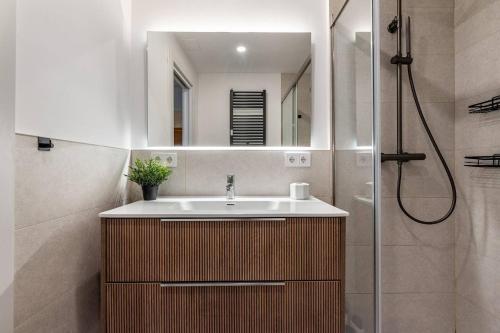 Monthly Central Flat Urgell 1 min AC Wi-Fi
