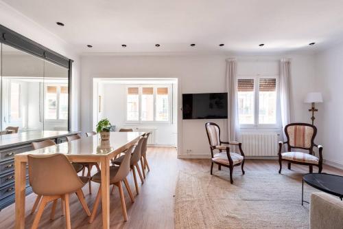 Monthly Central Flat Urgell 1 min AC Wi-Fi