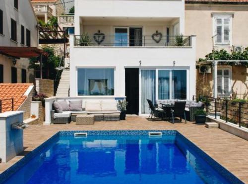 Residence top location apt. 1 Marghareta with sea view