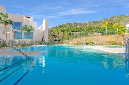 Palo Alto Marbella - Elegant 3 Bed Apartment