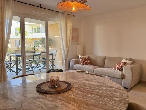 Appartement moderne 2 chambres, jardin, terrasse et garage