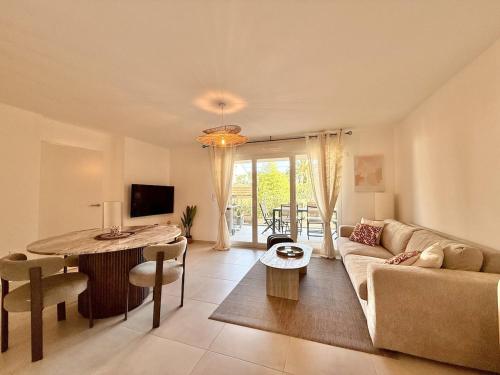Appartement moderne 2 chambres, jardin, terrasse et garage