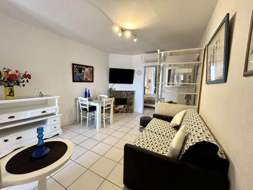 SR000-023 Appt 2 pièces 3 couchages ST RAPHAEL