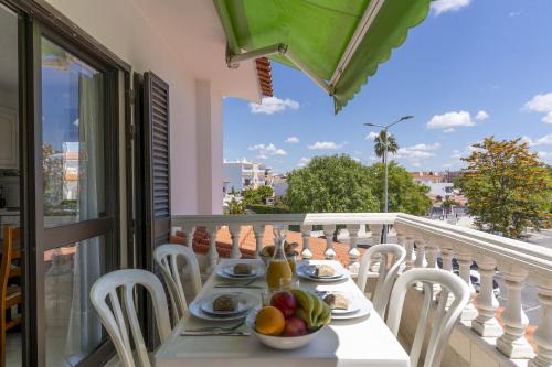 #345 Central Albufeira Apartment AC & Garage
