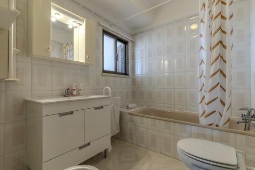 #345 Central Albufeira Apartment AC & Garage