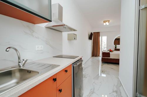 Breeze Hotel