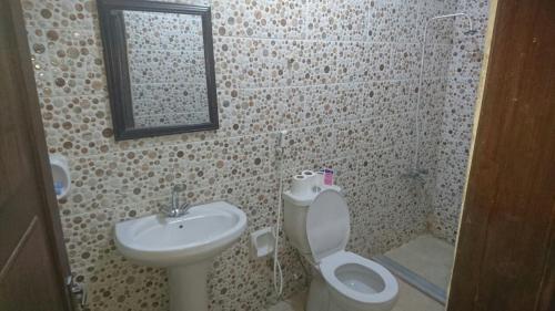 A bathroom at Amer 1 Hotel