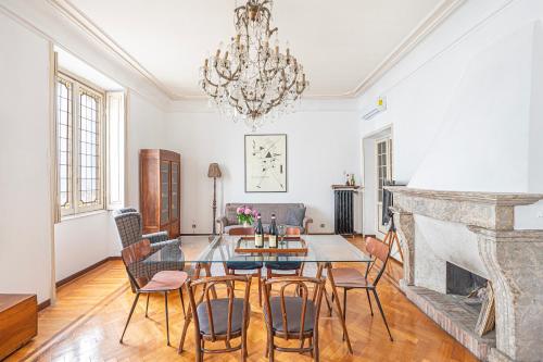 Luxury Lucrezio Apartment