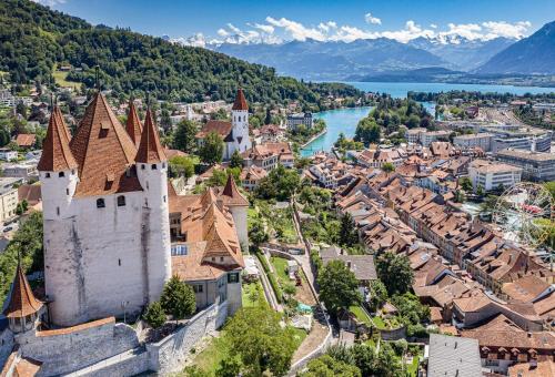 Modern Suite with Aare View - Heart of Old Town I