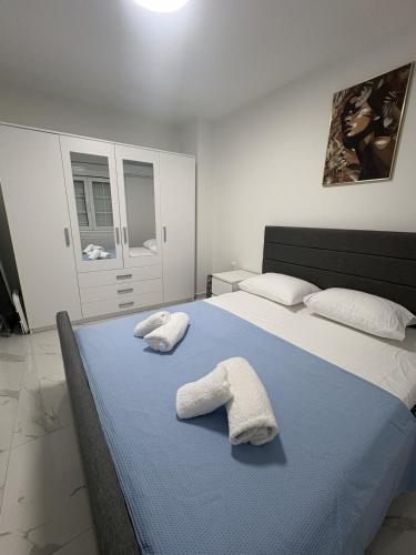 Ellenas Sea Side Luxury Seafront Stay