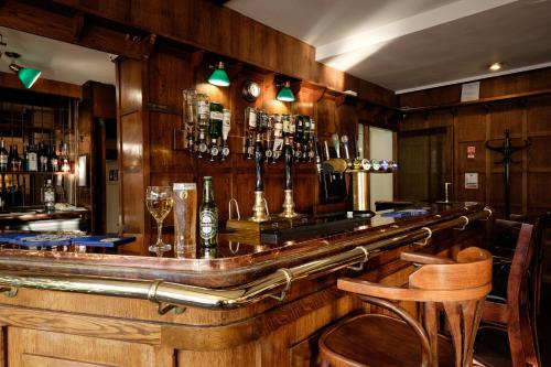 Ο χώρος του lounge ή του μπαρ στο The Cathedral Hotel