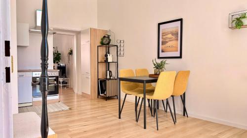 CITY&MORE-10! Charmantes Apartment mit Altbauflair!