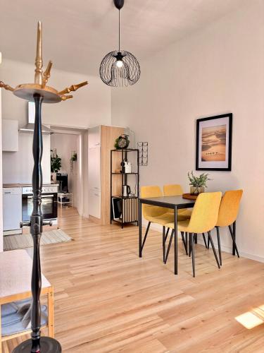 CITY&MORE-10! Charmantes Apartment mit Altbauflair!